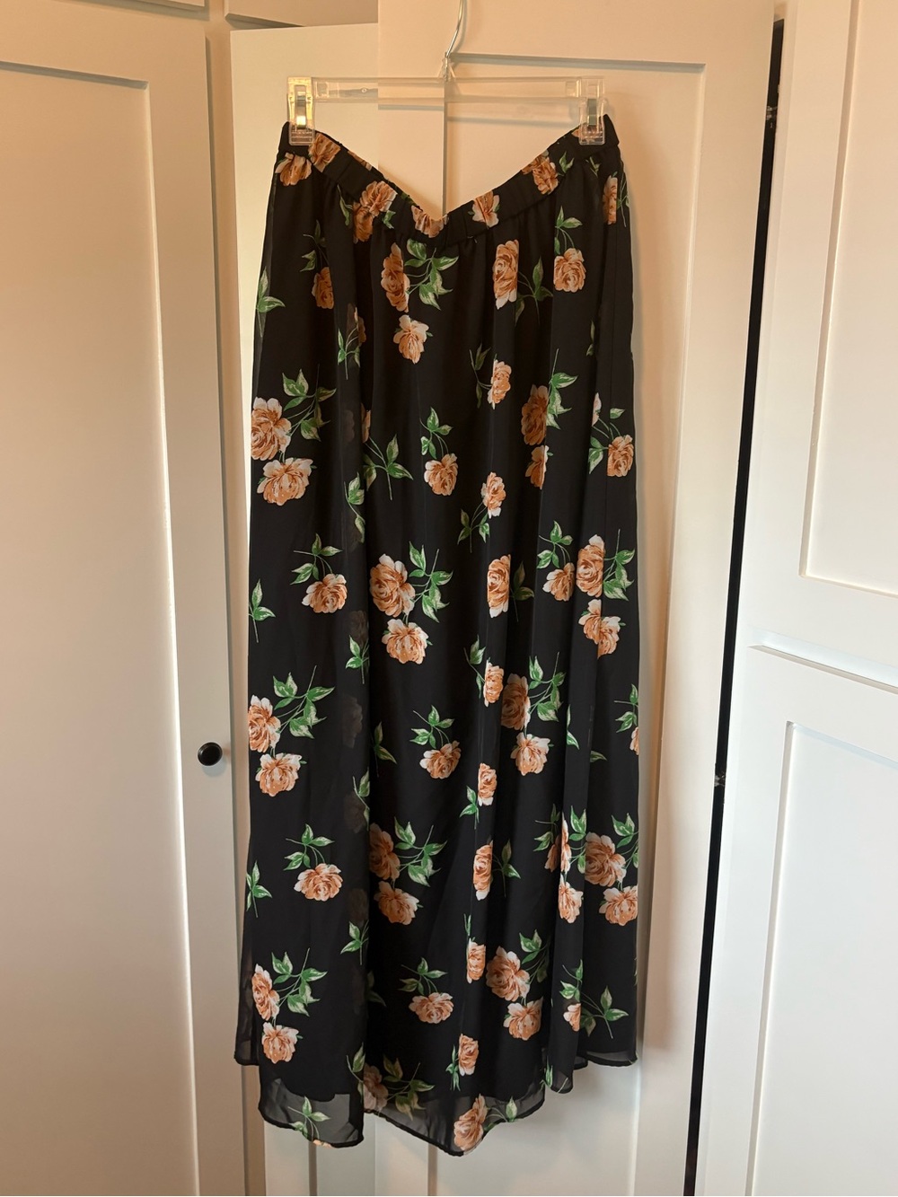 Old Navy Rose Print Maxi Skirt - Size Large TALL